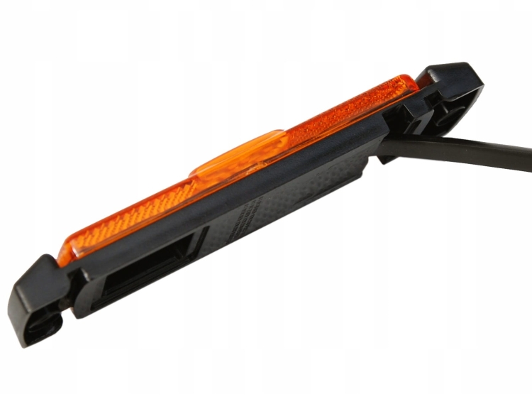 Lampa-obrysowa-obrysowka-boczna-LED-odblask-FT-017-Producent-czesci-Fristom.jpg