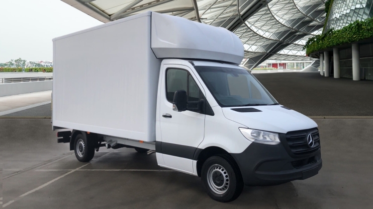new-mercedes-benz-sprinter-315cdi-white-luton-van-2022-bell-truck-and-van001.jpg