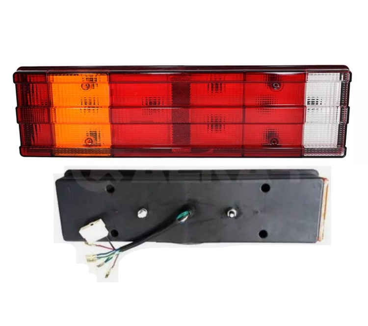 lampa lewa tyl mercedes atego.jpg