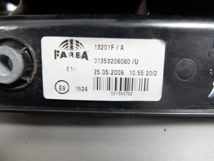 5944badc9081fe7c2a3733de9c183400.jpg